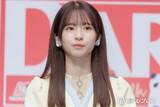 「乃木坂46菅原咲月、美脚際立つミニ丈衣装姿で雰囲気ガラリ「タイツ裂けてるのロック」「いつもと違うオーラ」の声」の画像1