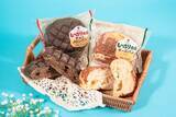 「ファミマ、“超も～っちり”シリーズにチョコメロンパン＆チーズパン新登場 4月14日から」の画像1