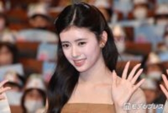 NiziUリマ、雪景色の中でのショートヘアスタイル披露「綺麗めお姉さんで素敵」「めちゃくちゃ新鮮で斬新」とファン歓喜