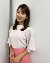 テレ朝・安藤萌々アナ、スカートから美脚スラリ「知性が感じられる」「完璧スタイル」と反響