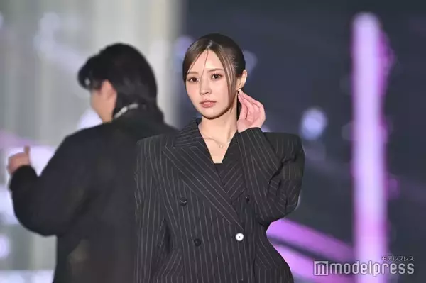 小林由依、美脚披露で大人の色気放つ【TGC2026 S/S】