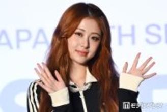 LE SSERAFIMユンジン、超ミニ丈衣装で圧倒的スタイル際立つ「ワイルドで格好良すぎる」「脚の長さが異次元」と絶賛の声