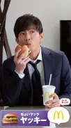 木村拓哉、話題の“バーガー持ち”再び披露