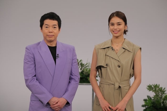 超絶美脚 コンビ松井愛莉 佐藤晴美 本物双子のような ニコイチコーデ 披露 17年4月21日 エキサイトニュース