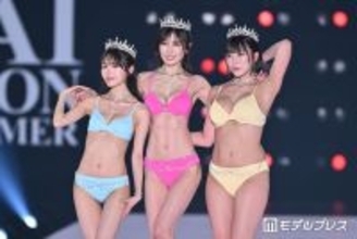 熊田曜子・村雨芙美・ 柚乃りか、ビキニで美ボディ全開 コート脱ぎ捨てSEXYポージング【関コレ2026S/S】