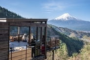 富士山＆河口湖一望の絶景グランピング「つながる CAMP RESORT くうねるたす」自然の癒し溢れる特別な場所