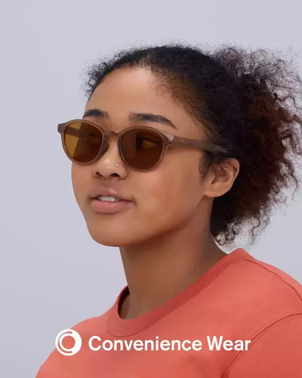 ファミマ「コンビニエンスウェア」に新作、待望のブラウン系サングラス＆白黒ボーダー長袖