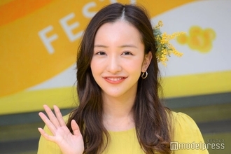 板野友美、娘4歳誕生日のラプンツェルドレス姿公開「可愛すぎる」「大きくなった」と話題