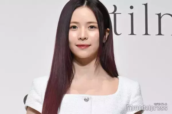 NiziUマヤ、青カラコンで透明感あふれる姿披露「まるで絵画のよう」とファン絶賛