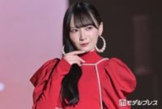 ≠ME鈴木瞳美、ピンクミニスカから色白美脚輝く「お人形さんみたい」「透明感すごくて憧れる」と絶賛の声
