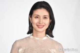橋本マナミ、ノースリーブワンピで大人の色気漂う「上品な美しさ」「変わらぬスタイル」と反響