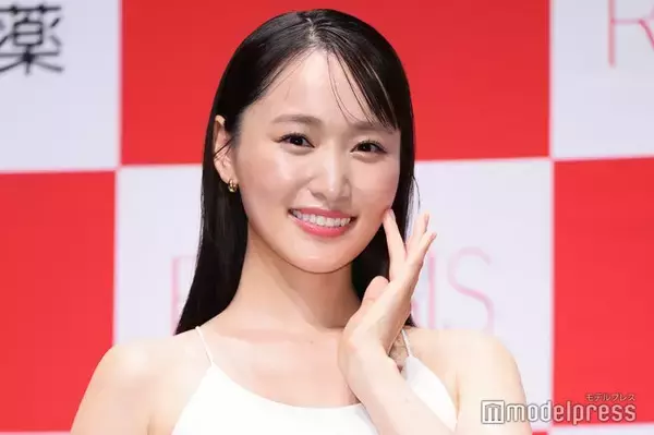 菅井友香、ミニトップスから美ウエストちらり「スタイル良すぎ」「可愛い」と反響