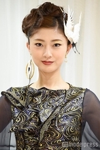 元Berryz工房・熊井友理奈「長身夫婦」モデル夫との2ショットに驚きの声「異次元のスタイル」「雑誌の表紙みたい」