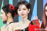 「aespaカリナ、美ウエスト際立つへそ出しトップス姿公開「スタイル最強」「努力の賜物」と絶賛の声」の画像1