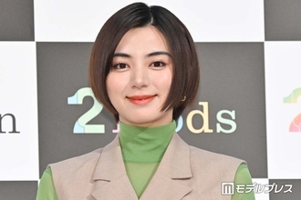 池田エライザ、変装なしでUSJ満喫「オーラが溢れてる」「気づかれそう」と話題