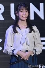 櫻坂46石森璃花、ミニ丈メイド風衣装で美脚披露「可愛すぎて二度見」「天使みたい」と反響