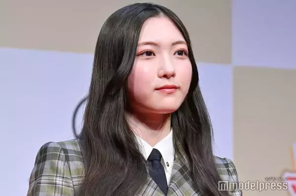 櫻坂46谷口愛季、ミニスカ×ハイソックスコーデに反響「透明感レベチ」「美脚が眩しすぎる」の声