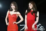 「TWICEモモ＆サナ「プラダを着た悪魔２」ジャパンアンバサダー就任 真っ赤なドレスでイベント登壇」の画像1