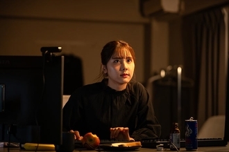 「VIVANT」“天才ハッカー”ブルーウォーカー（花岡すみれ）「1人」発言・寝不足でふらつき…違和感に考察加速「別人説」「何かの伏線か」【ネタバレあり】