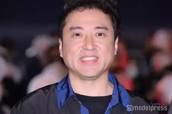 ムロツヨシ“薄毛”ショットにファン衝撃「二度見した」「本物？リアルすぎる」の声