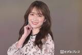 「櫻坂46守屋麗奈、ミニワンピ×白タイツで美脚披露「清楚なお嬢様」「スラッとしててスタイル抜群」と絶賛の声」の画像1