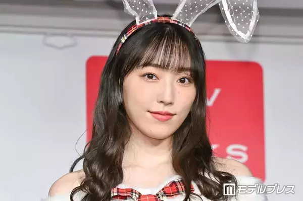 元モー娘。人気メンバー、ミニ丈ワンピで美脚スラリ ミラコスタでのバースデーパーティーショットに反響「脚のラインが美しい」「素敵な思い出ですね」