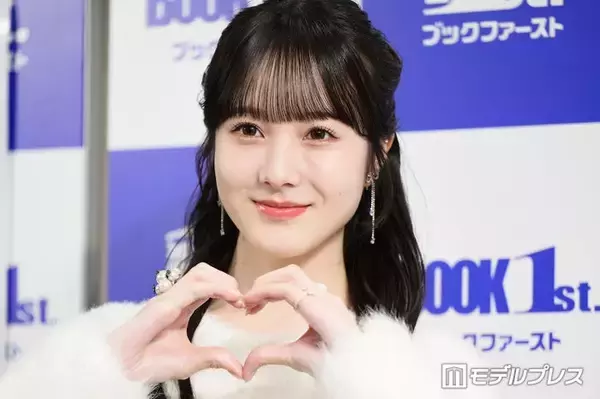 本田紗来、スラリ美脚際立つミニスカコーデ公開「大人っぽい雰囲気が新鮮」「綺麗に着こなしててさすが」の声