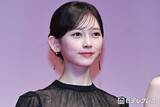 「乃木坂46池田瑛紗、華やかなオフショルミニドレスショット公開「絵画から飛び出してきたみたい」「世界観が天才的」」の画像1