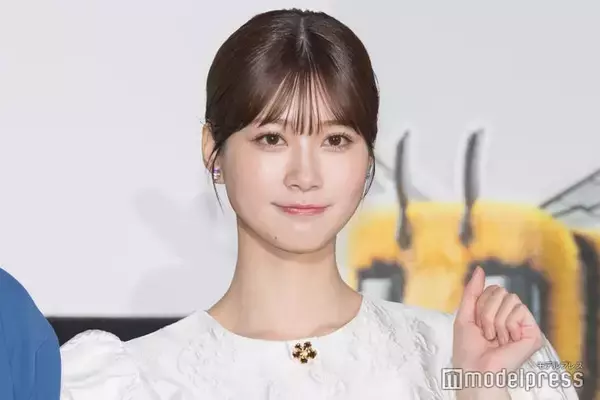 生見愛瑠、圧巻美脚輝くミニ丈姿に熱視線「骨格レベチ」「女神」