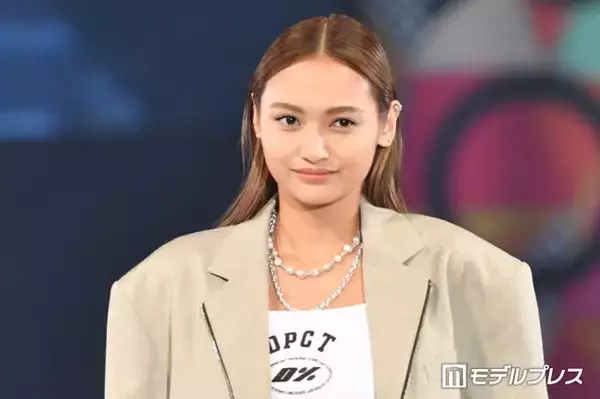 “驚異の10頭身”モデル・香川沙耶「夜ご飯遅くなっちゃった」ときの食事公開「罪悪感なく食べられそう」「ストイック」と反響