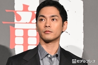 柳楽優弥、デビュー当初に目指していた“意外な道”明かす「審査結果が1年くらい遅れまして」【RYUJI 竜二】