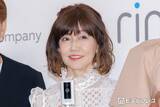 「松本伊代、美脚際立つミニスカゴルフウェア姿披露「脚が細くて綺麗」「爽やかで可愛すぎる」」の画像1