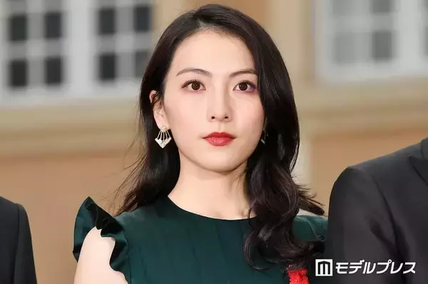 KARA知英、短丈ユニフォームから美ウエストちらり「脚長すぎてびっくり」「圧巻のスタイル」と反響