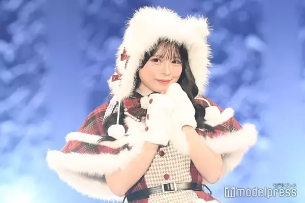 iLiFE!心花りり、耳付き帽子×サンタ風ミニワンピで観客魅了 投げキスにキュン【サツコレ2025A/W】