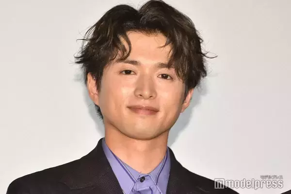 白洲迅、左手薬指に指輪キラリ 浅草散策ショットにファン悶絶「かっこよすぎる」「幸せのおすそ分けを貰った気がする」