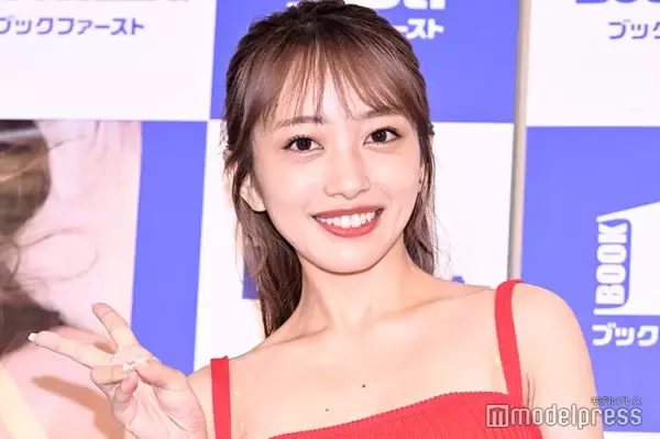 AKB48卒業間近の向井地美音、久々のミニスカ私服公開にファン歓喜「可愛すぎる」「清楚で似合ってる」