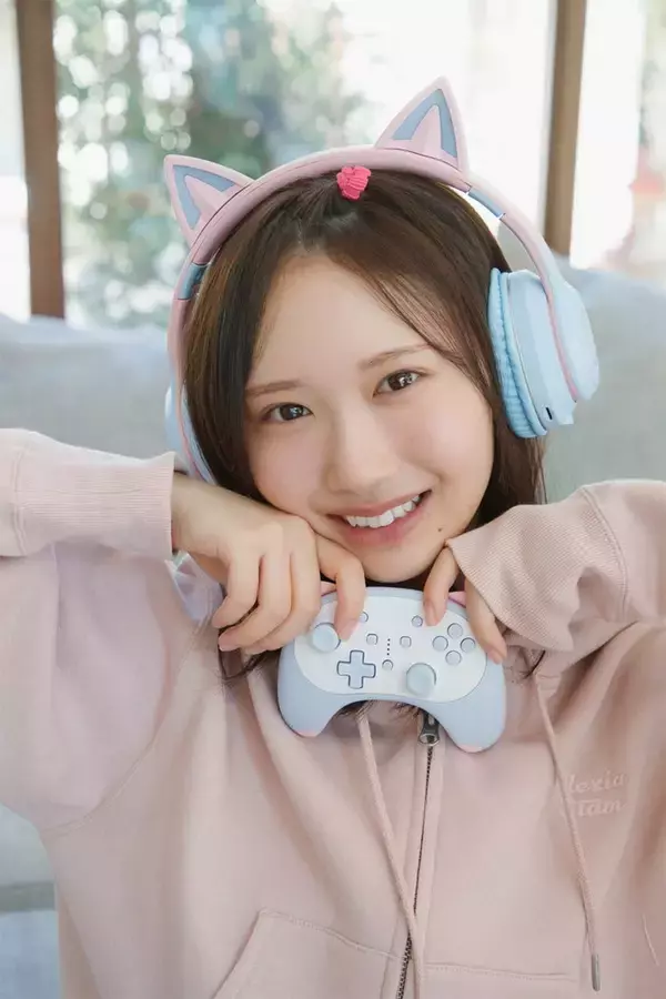 日向坂46藤嶌果歩、オフ感満載の猫耳カット公開 1st写真集先行カット第17弾解禁【果実の歩幅】