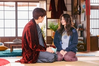 「メリーベリーラブ」ユビン（チ・チャンウク）＆夏凛（今田美桜）が急接近「もし倒れても俺が支える」・肩にコテン…同居生活に反響「もう恋に落ちてるよね？」