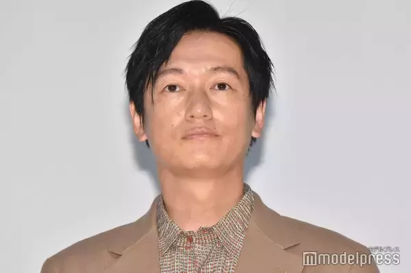 井浦新、“髪ほどいて編み込んだ”斬新ヘア披露「見たことない」「オーラに拍車がかかってる」と反響