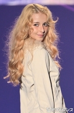 中島健人の妹役で話題の嵐莉菜、ハイトーンヘアに「お人形さんみたい」「異次元」と絶賛の声【TGC松山2026】