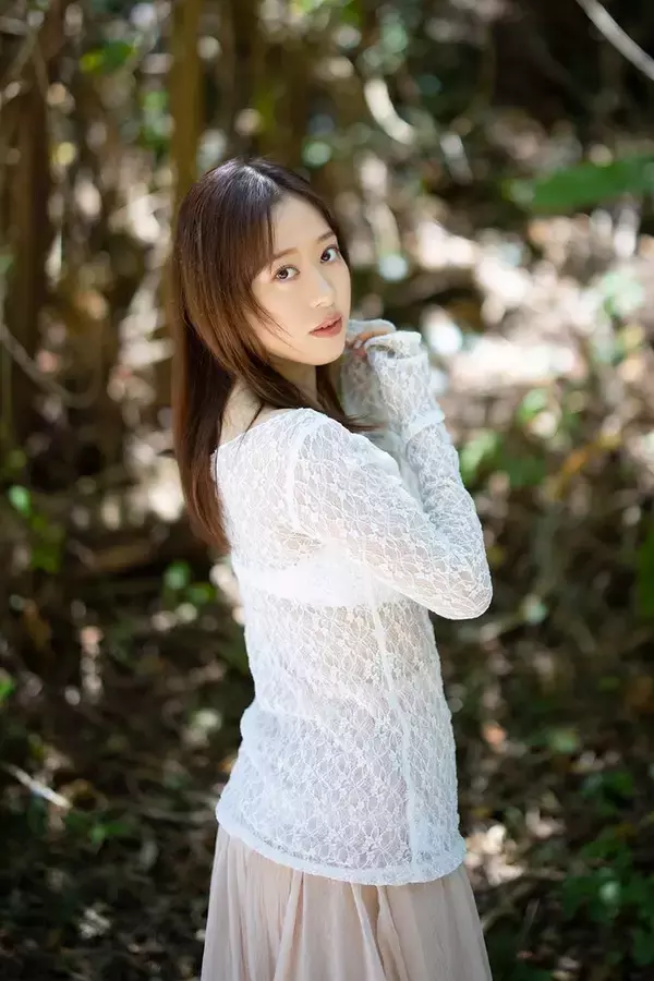 モー娘。小田さくら、アイドル人生最後の写真集発売へ「私にとって大きな財産」水着カット公開