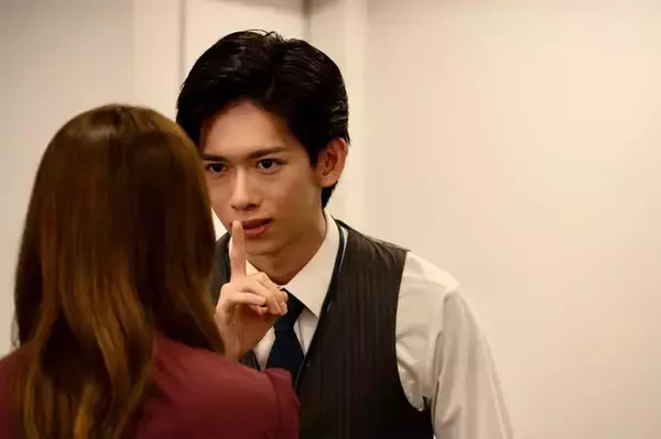 超特急・船津稜雅、筋肉ショット初公開「あざとかわいいワタシが優勝」第1話場面写真解禁