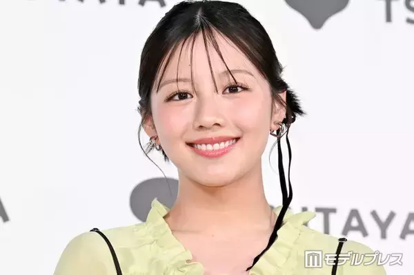 渡邉美穂、美脚際立つ映画「おそ松さん」トト子ちゃん衣装姿が話題「足細すぎます」「画面から出てきたみたい」