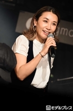 鈴木紗理奈「イギリスのリオトが恋しくて」待ち受け画面に設定した16歳息子顔出し公開「制服姿カッコいい」「イケメン」