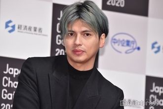 川崎希の夫・アレクサンダー「可愛すぎ」愛娘の華やかドレス姿披露「そっくり」「真剣な表情が愛おしい」と反響