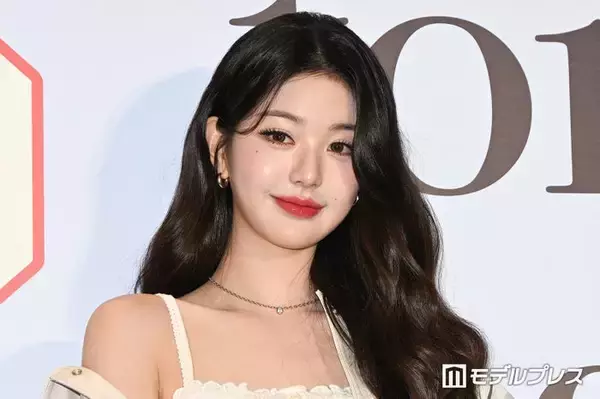 IVEウォニョン、青カラコン＆ウェーブヘアで雰囲気ガラリ「新鮮で可愛い」「ビジュ最強」と絶賛の声続々