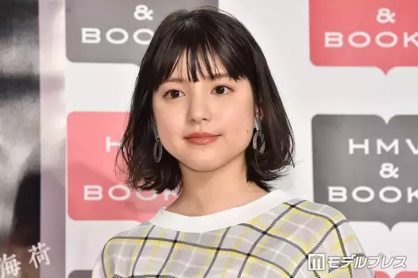 川島海荷「ちょうど半年前に結婚式を挙げました」ウエディングドレス姿披露 夫は競泳・中村克選手
