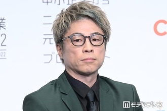 田村淳「パパのコスプレを見ても全く動じない」娘たちとの3ショット公開「幸せな親子時間」「父の愛にほっこり」と反響