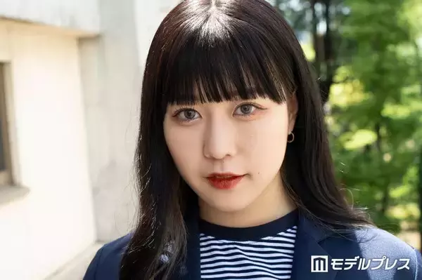 むくえな・えなぴ、バルーンミニスカから美脚際立つ「真っ直ぐで綺麗」「バランスが完璧」の声