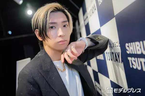 ヒカル、交際中「日プ女子」加藤神楽とのラスベガス旅行ショット公開「デートがゴージャス」「美男美女カップル」と反響
